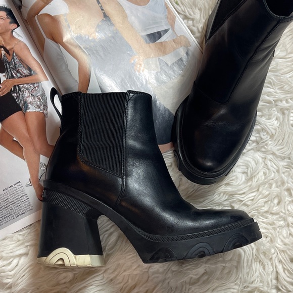 Sorel Brex Chelsea Heeled Waterproof Pull On Boots Black/White - Picture 2 of 12